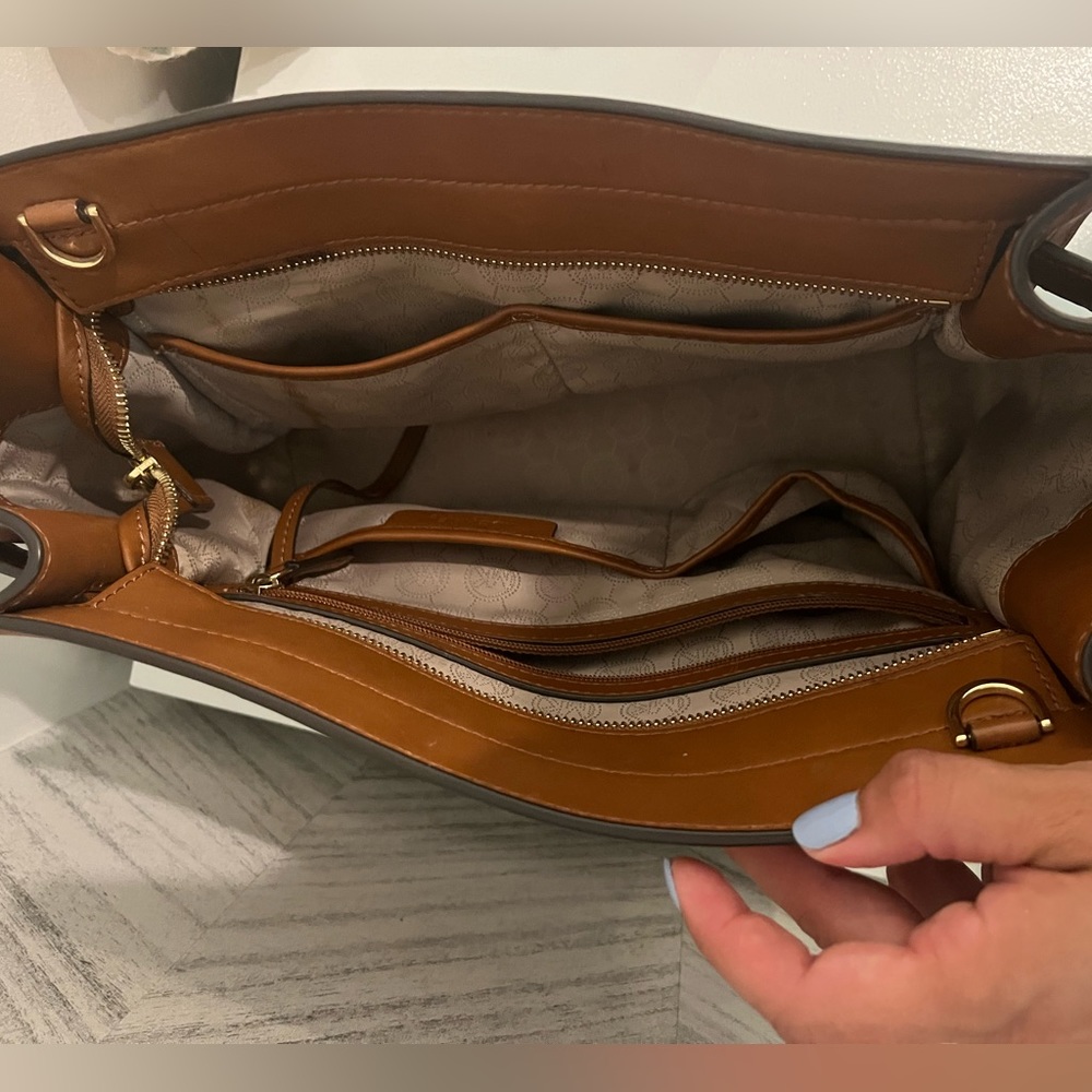 Michael Kors Purse - Bag - Picture 3 of 7